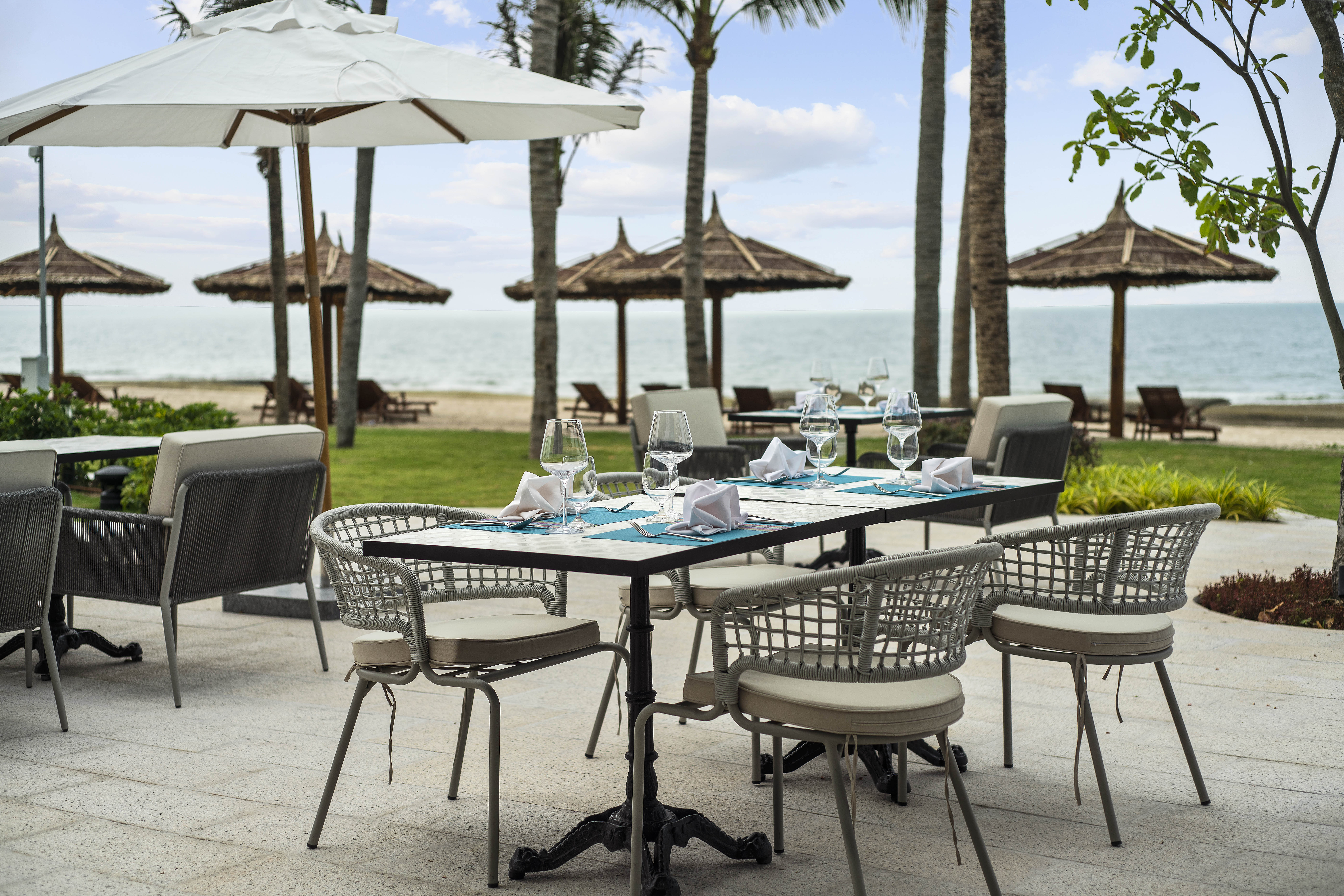 AN Ho tram Azura resaurant